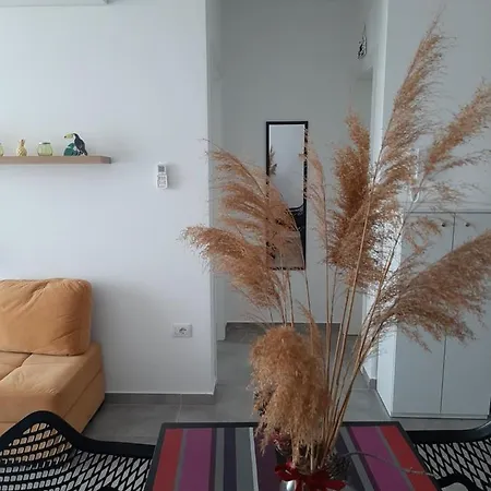 Elin Deluxe Apartment