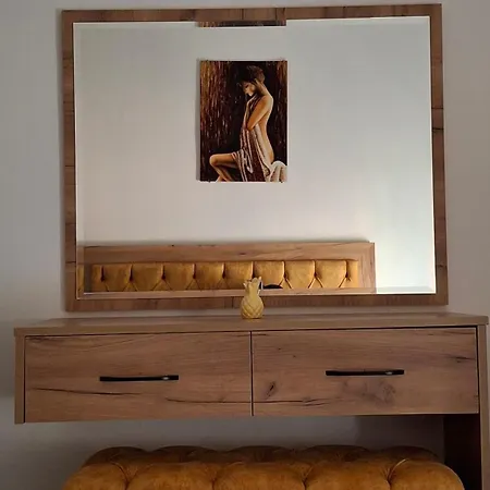 Elin Deluxe Apartment